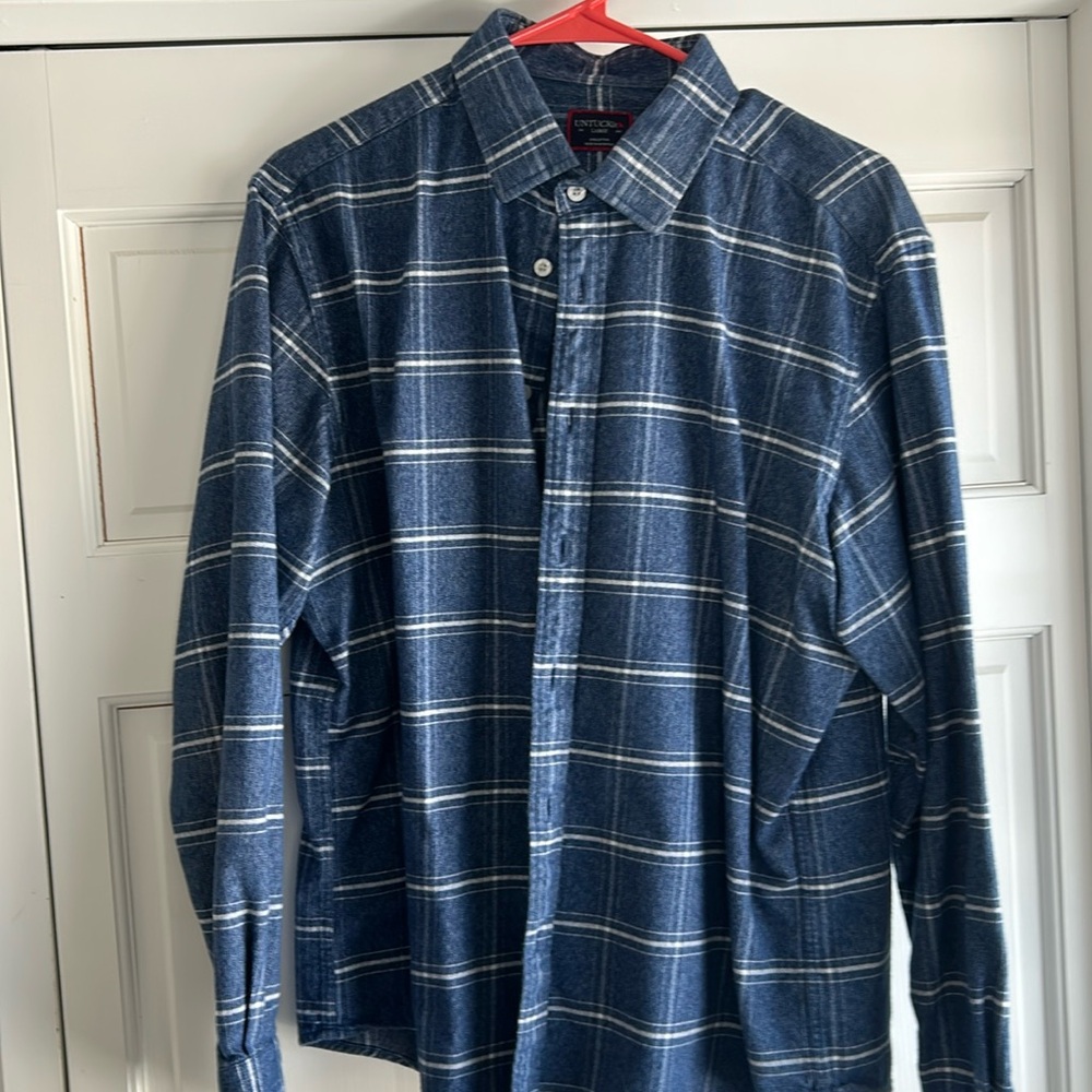 Men’s large UnTuckIt shirt